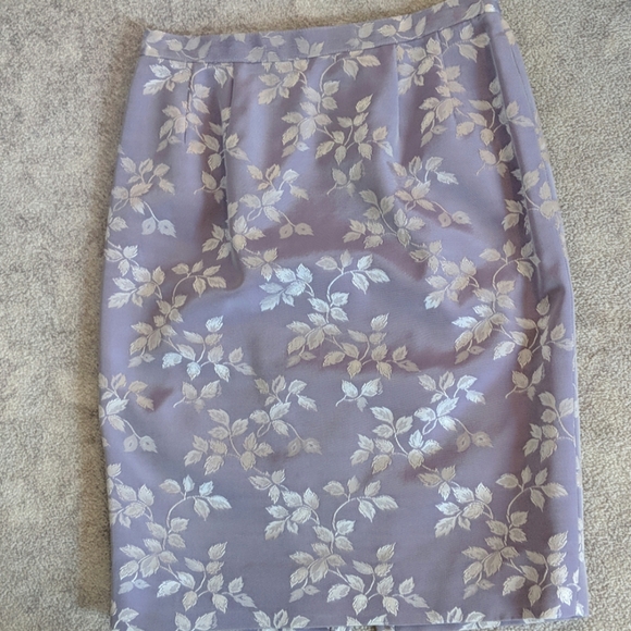 SIMPLY GORGEOUS SUIT - Picture 2 of 5